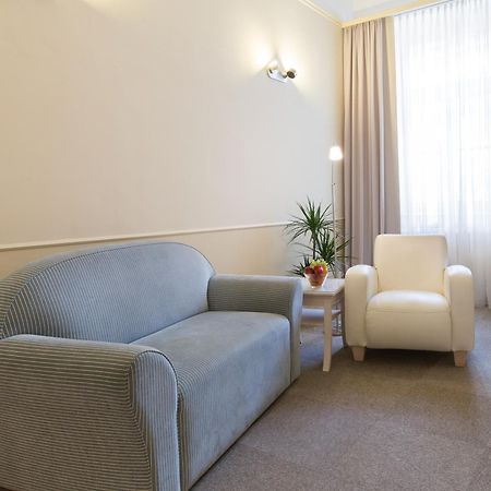 Unitas Hotel Prague Ngoại thất bức ảnh
