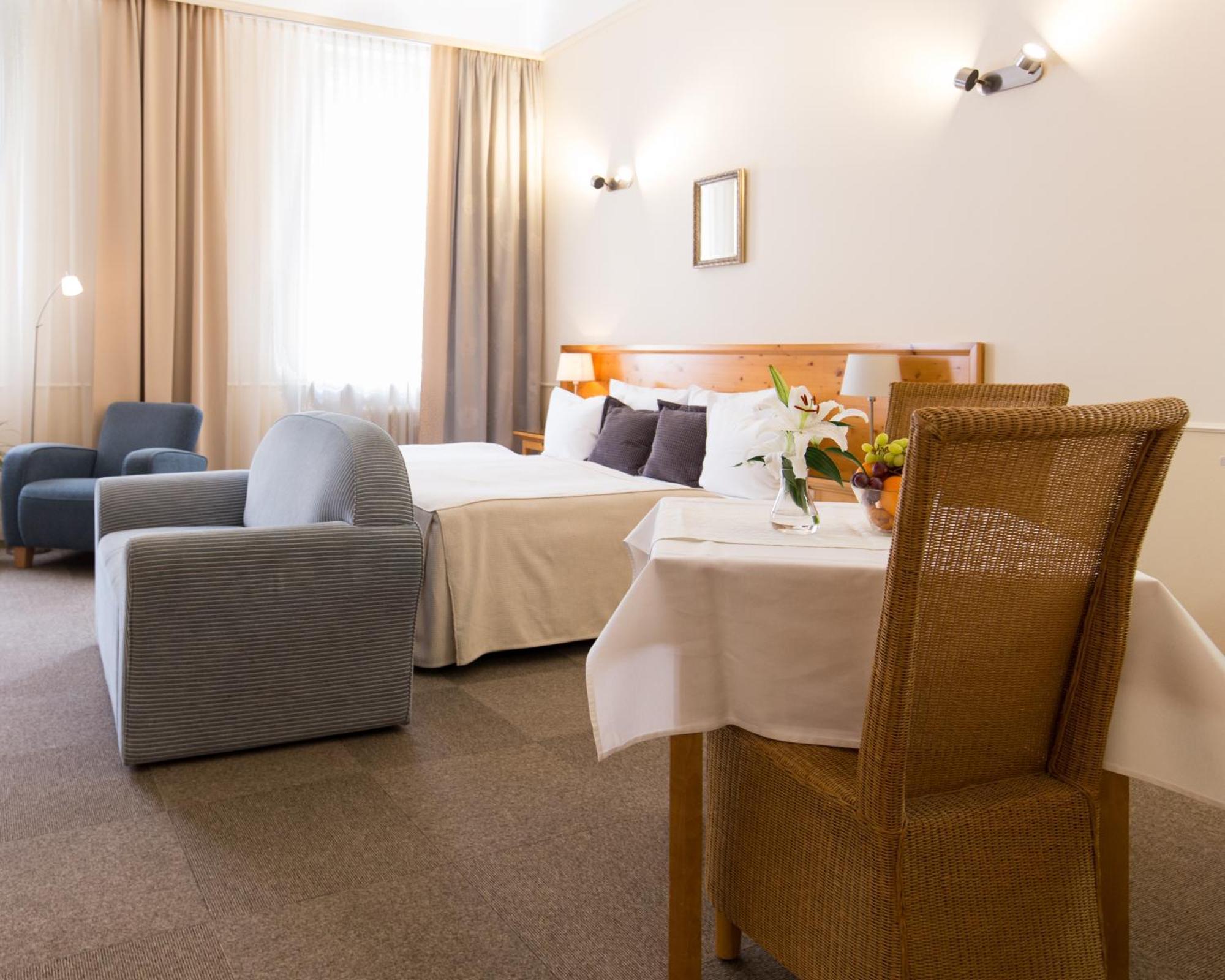Unitas Hotel Prague Ngoại thất bức ảnh