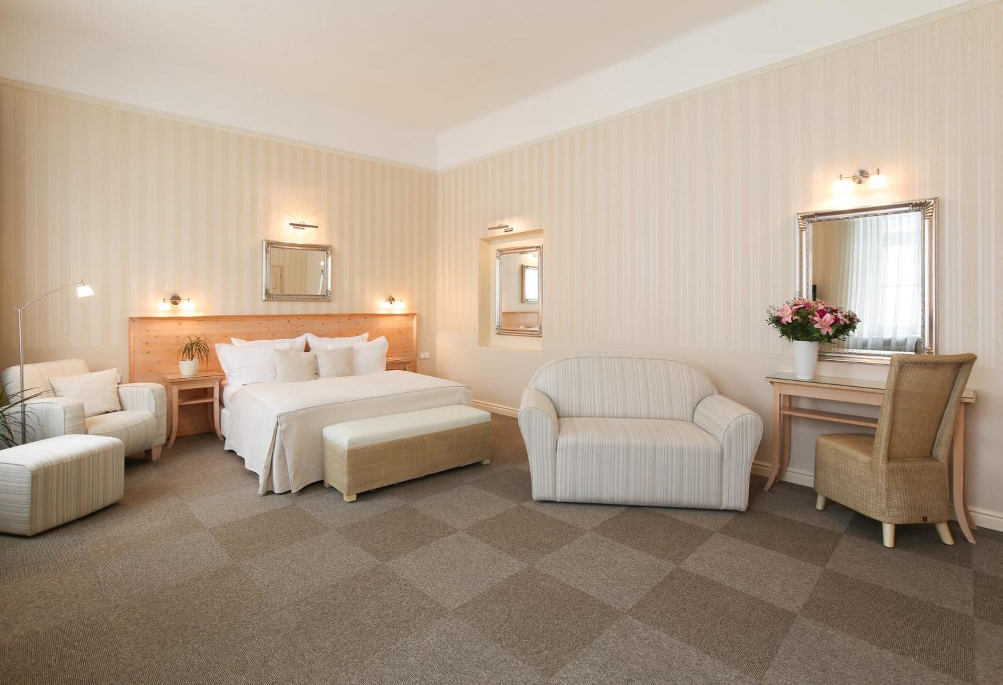 Unitas Hotel Prague Ngoại thất bức ảnh