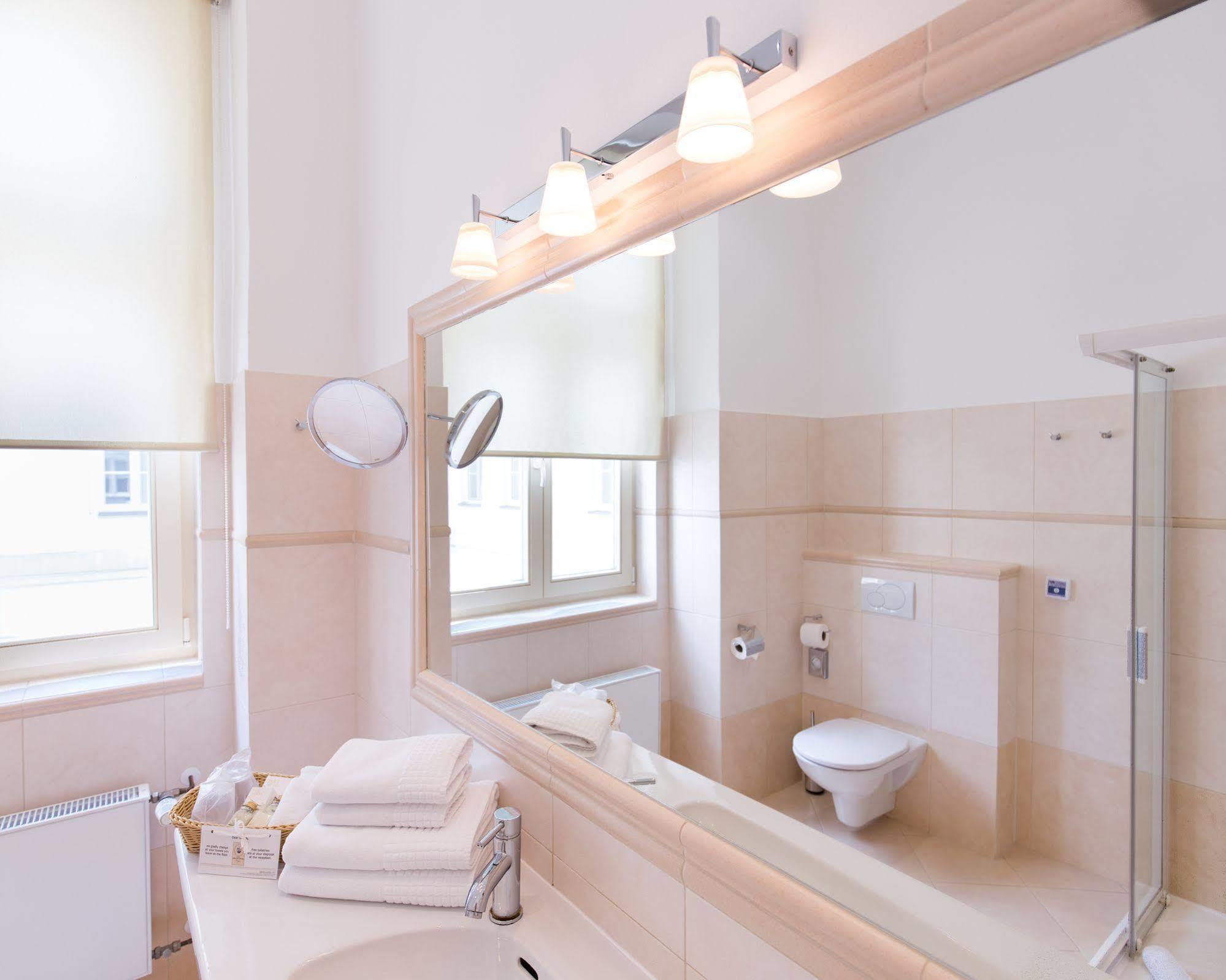 Unitas Hotel Prague Ngoại thất bức ảnh