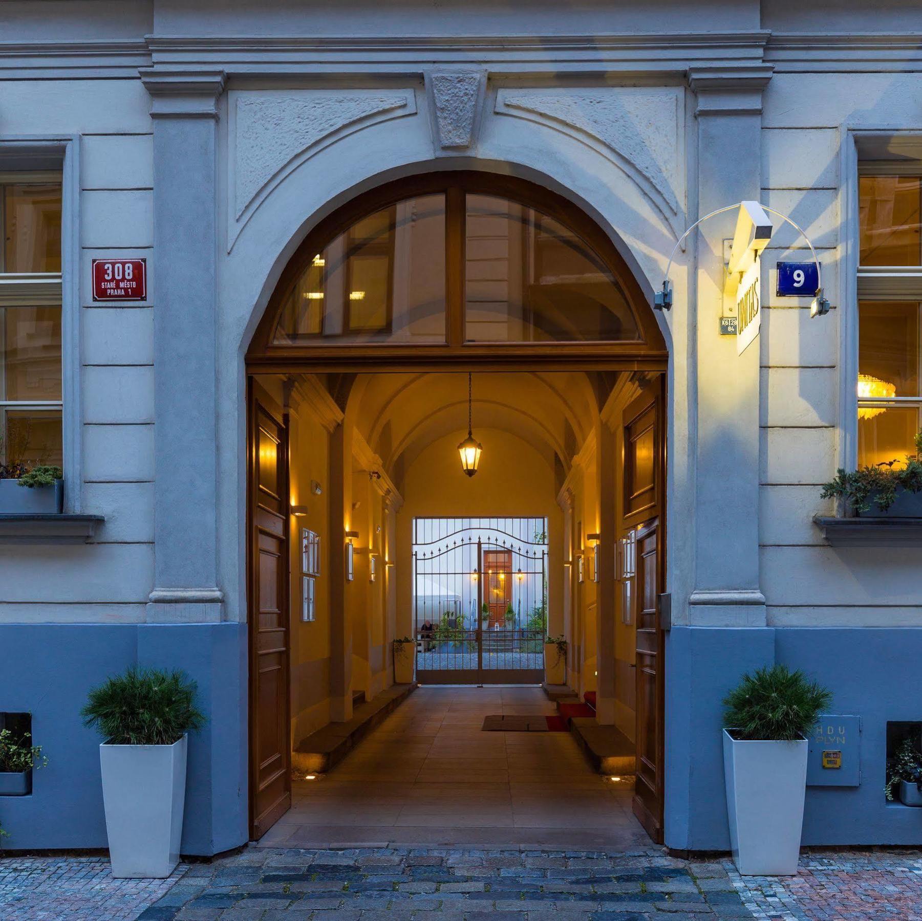 Unitas Hotel Prague Ngoại thất bức ảnh