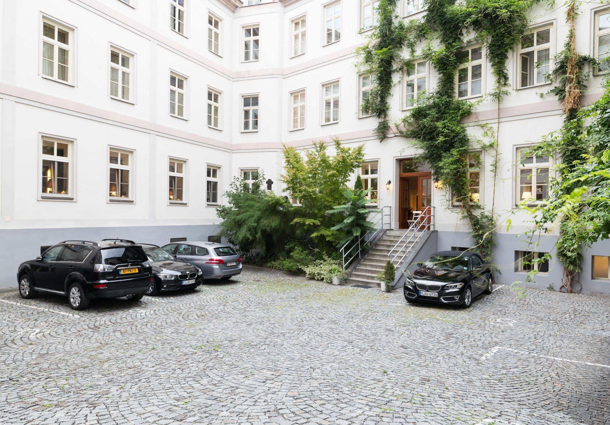 Unitas Hotel Prague Ngoại thất bức ảnh