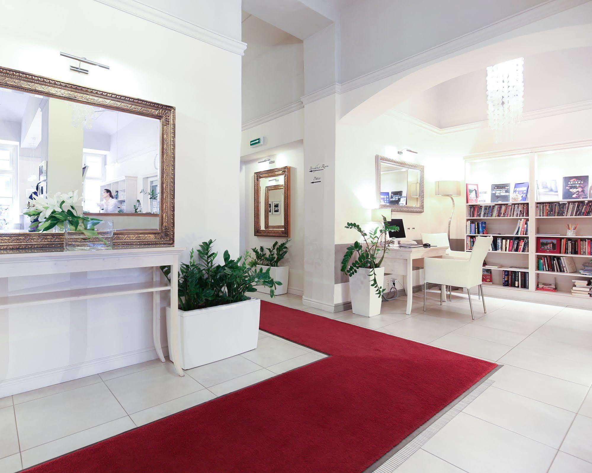 Unitas Hotel Prague Ngoại thất bức ảnh