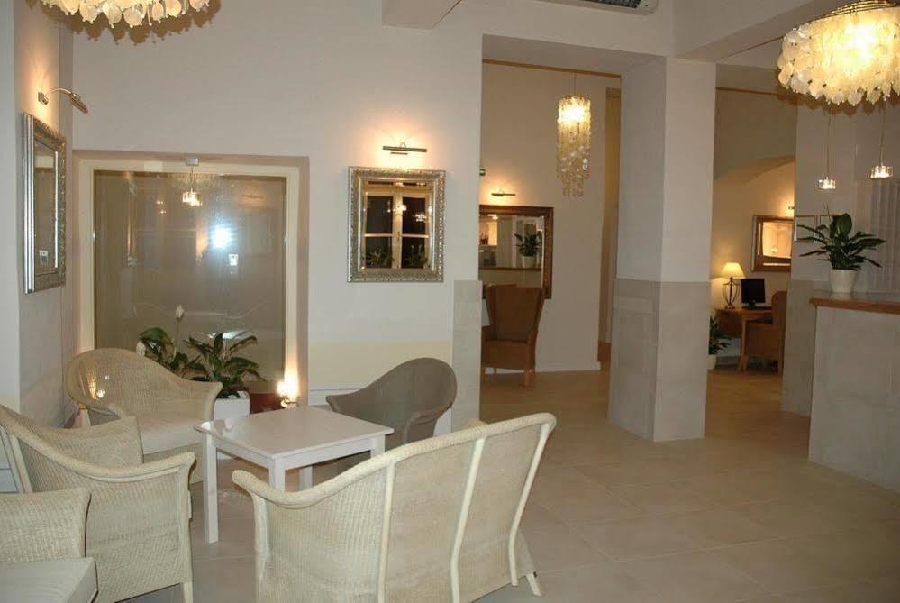 Unitas Hotel Prague Ngoại thất bức ảnh