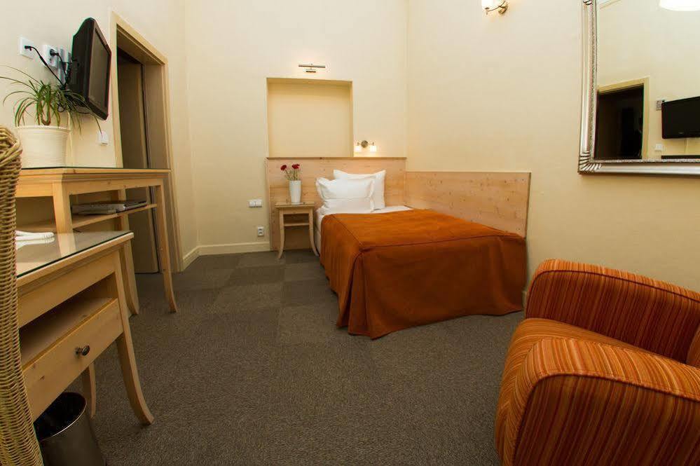 Unitas Hotel Prague Ngoại thất bức ảnh