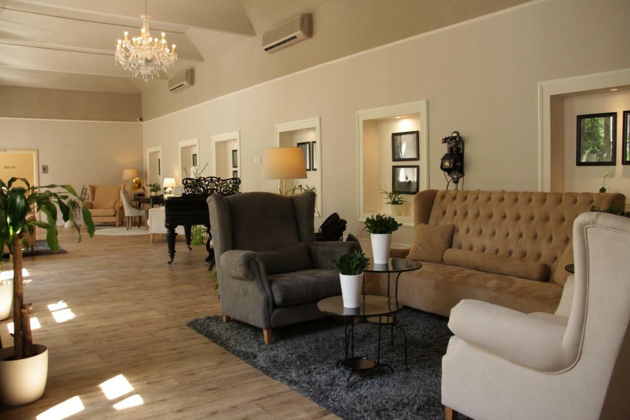 Unitas Hotel Prague Ngoại thất bức ảnh